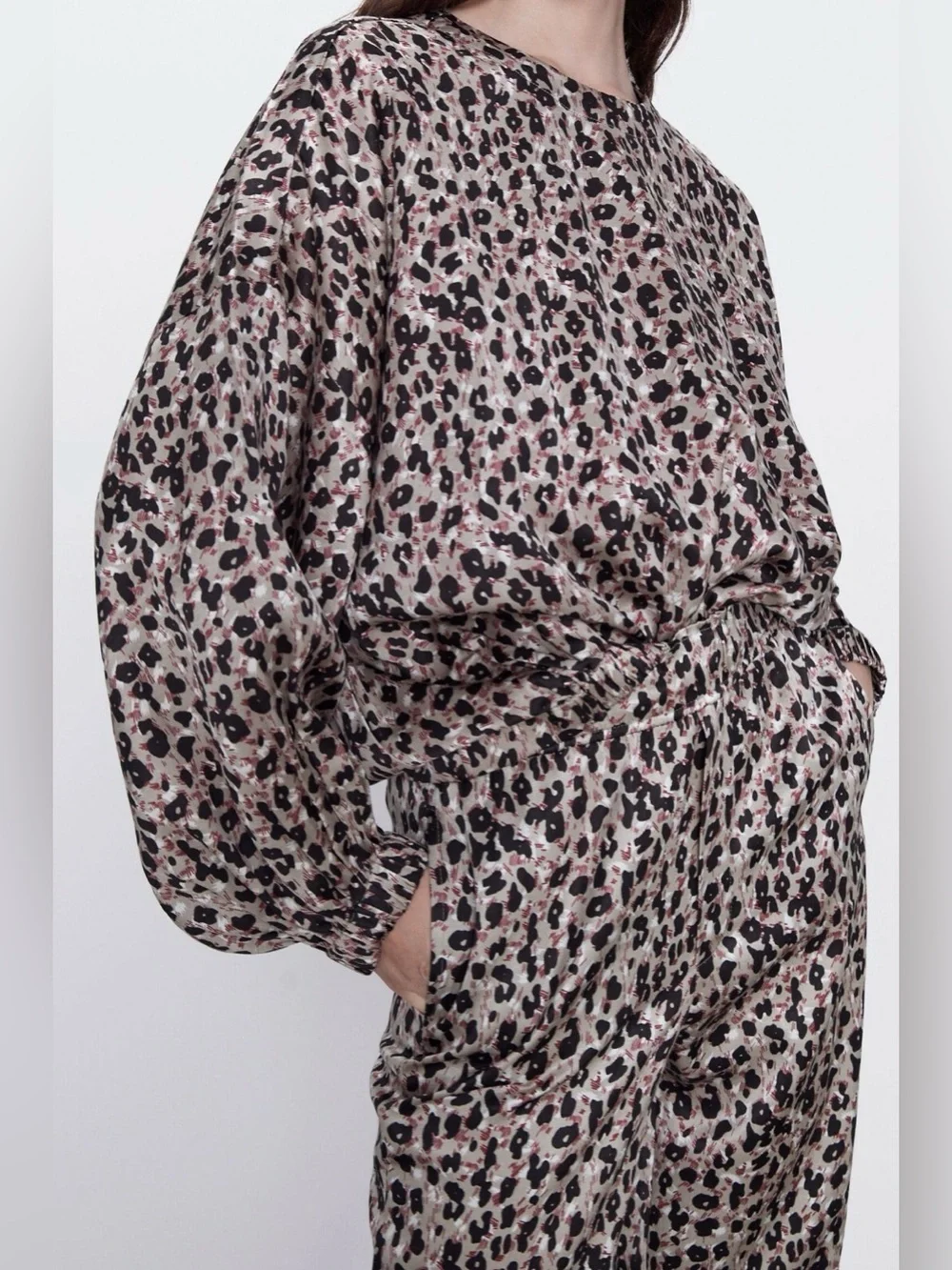 Zara STUDIO Sateen Leopard Print Satin Top Oversized relaxed puff sleeve pink S